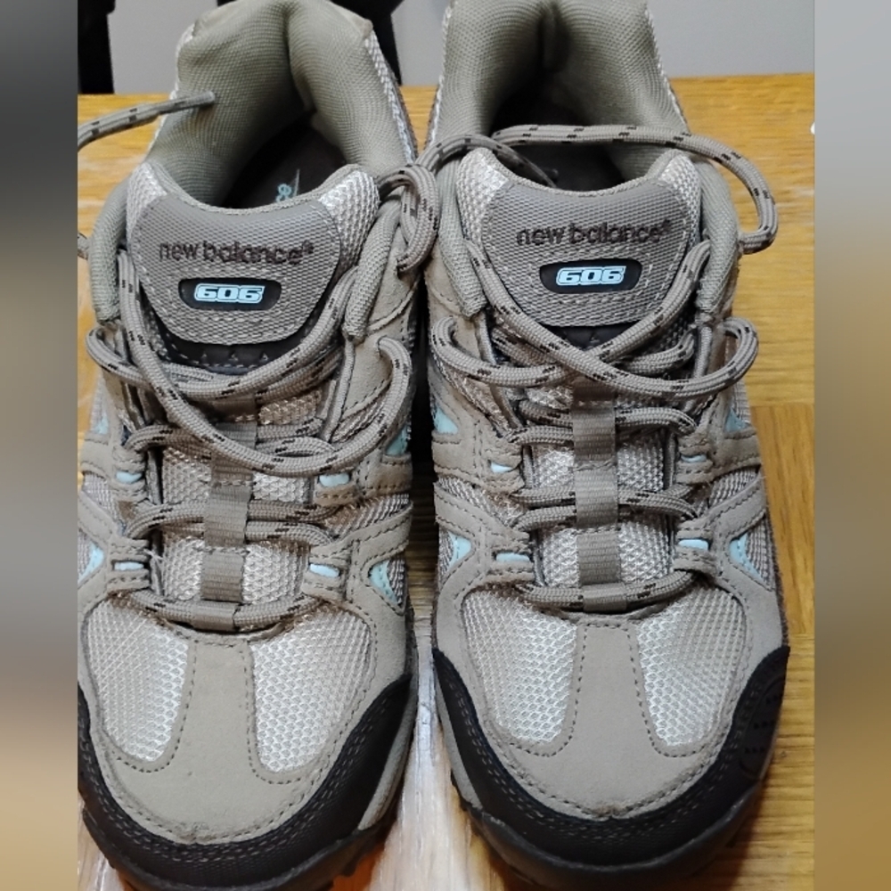New Balance 606 Brown Trail Hiking Walking Athletic Shoes Women’s 7 size